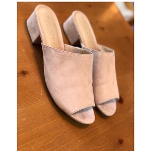 ✨clearance✨ Kelly and Katie | pink suede heel